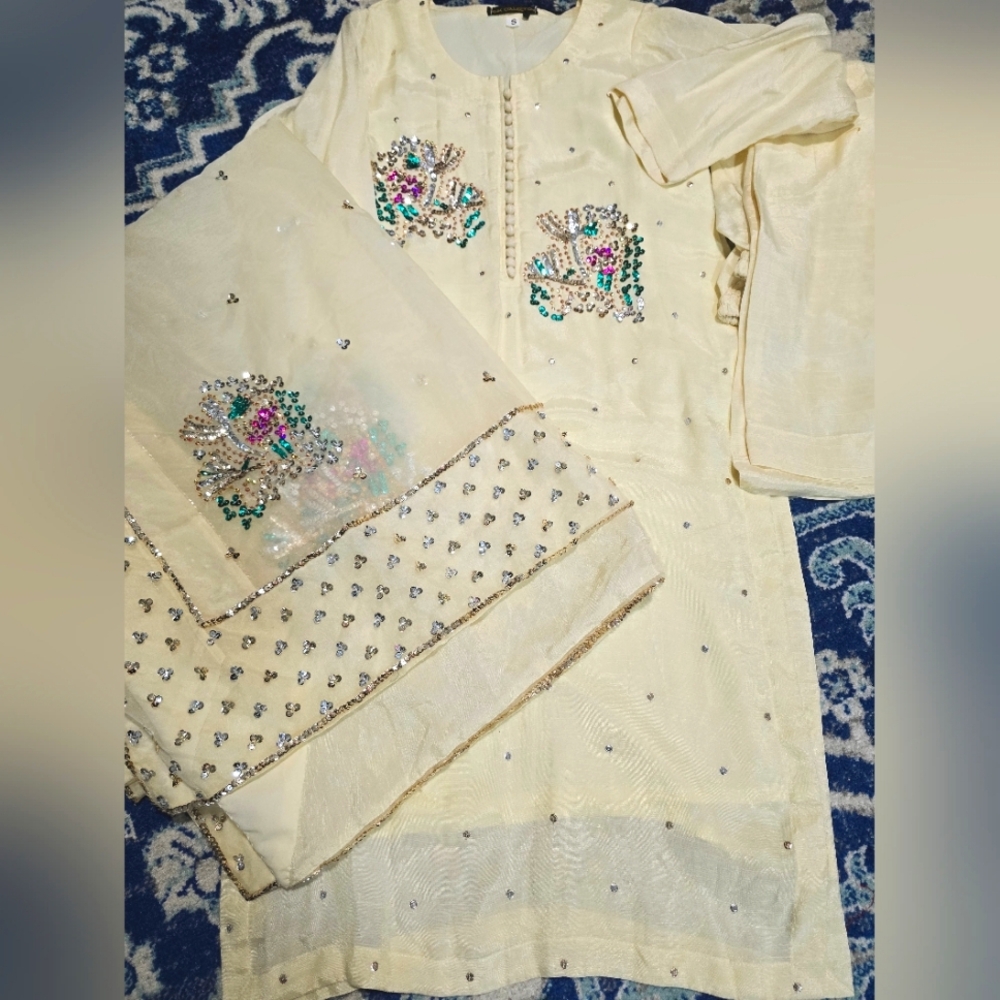 Pakistani 3pc suit